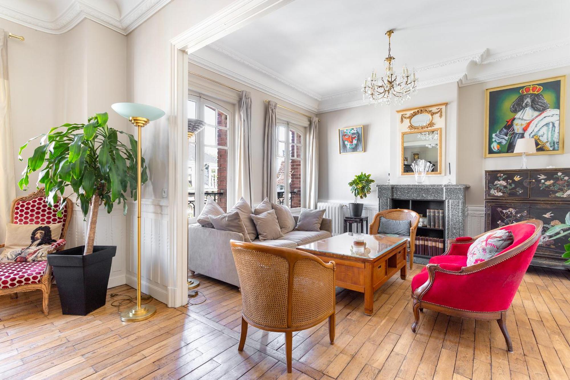 Spacious 3 Bedrooms 135 M & Privative Parking Appartement *